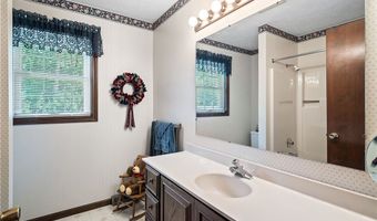 6333 Juniper Dr, Amherst, OH 44001