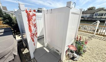210 Fernwood Dr, Bayville, NJ 08721