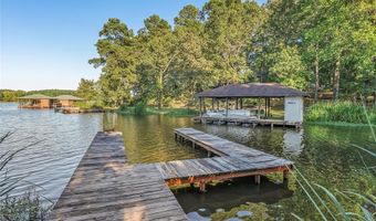 4936 Old Oak Dr, Benton, LA 71006