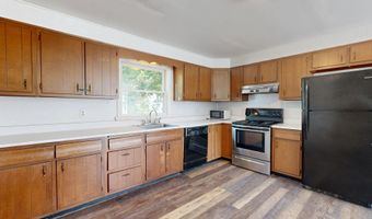 15 W Waterman Rd, Auburn, ME 04210