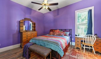 206 Main St, Bay St. Louis, MS 39520