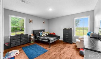 762 Old McLeod Bridge Rd, Adrian, GA 31002