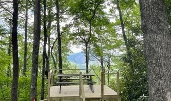 121 Uplands Rd, Cashiers, NC 28717