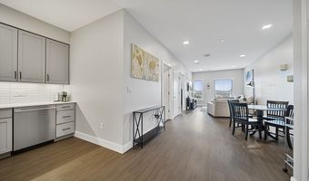 11 Walley St 202, Boston, MA 02128