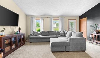 1647 Saint Francis Ln, Altoona, PA 16602