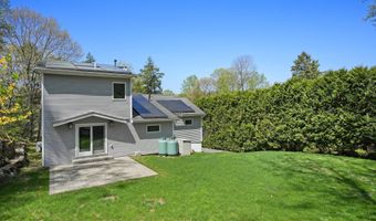 28 Alan Rd, Danbury, CT 06810
