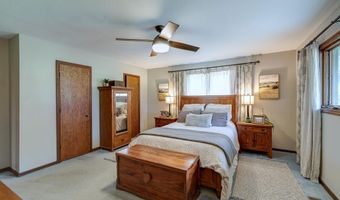 2017 E Chestnut Ave, Arkansas City, KS 67005