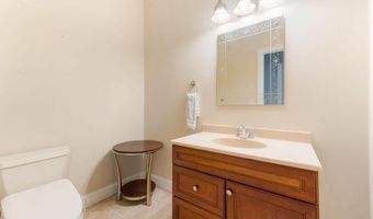 22 Harvest Hill Ln 4, Auburn, ME 04210