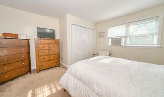 208 Congress St, Belfast, ME 04915