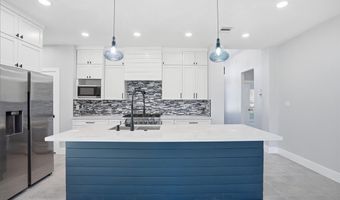 741 S 10th St, Aransas Pass, TX 78336
