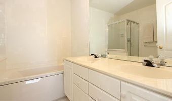 1819 KENWOOD Ave 303, Alexandria, VA 22302