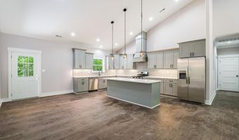 1038 N Linden Dr, Alcoa, TN 37701