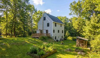 162 Lakeside Oaks Dr, Barrington, NH 03825