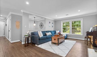8605 ARDFOUR Ln, Annandale, VA 22003