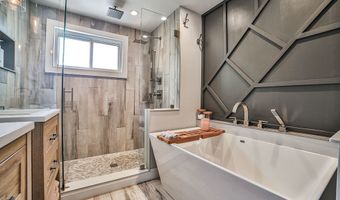 715 Edgewater Dr, Amherst, NY 14228