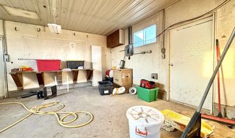 26855 SW 89th Rd, Beatrice, NE 68310