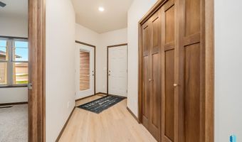 2409 E Tinley St, Brandon, SD 57005