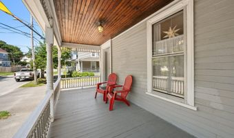 89 Parkview Ave, Bangor, ME 04401