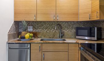 2050 KANOE St 208, Kihei, HI 96753