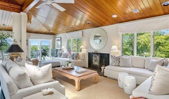 76 Battery Ln, Jamestown, RI 02835