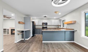 1023 W RIDGEVIEW Dr, Appleton, WI 54914