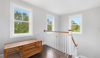 36 Wanda St, Narragansett, RI 02882