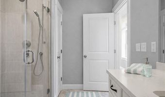 2 Sedge Ct, Narragansett, RI 02882