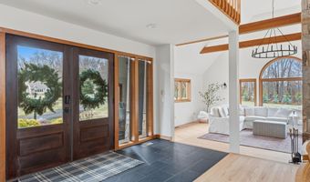 28 E Ridge Ct, Cheshire, CT 06410