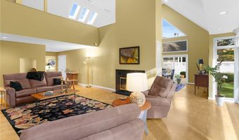 985 Goldenrod Trl, Aurora, OH 44202