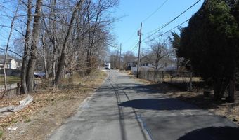 45 Brewster Ln, Amityville, NY 11701