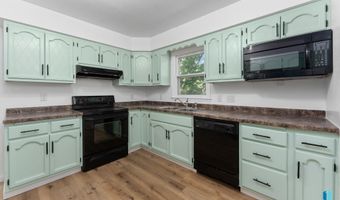 409 S 8th Ave, Brandon, SD 57005
