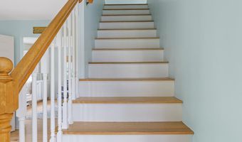 211 Oak St, Bath, ME 04530
