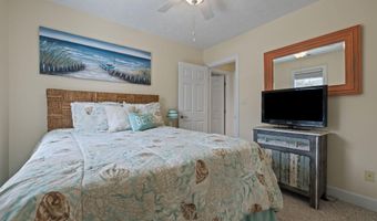 203 Old Causeway Rd, Atlantic Beach, NC 28512