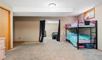 901 Geneva Dr, Alexandria, MN 56308