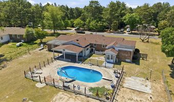 122 Forest Dr, Aberdeen, NC 28315