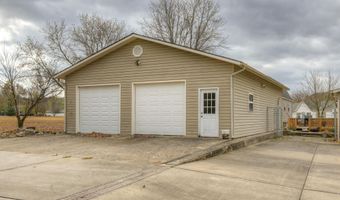 117 Riverview Dr, Anderson, MO 64831