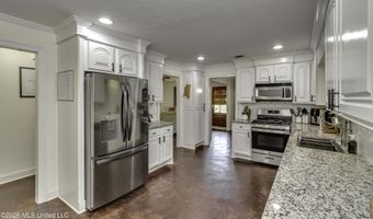 128 W Pinebrook Dr, Brandon, MS 39047