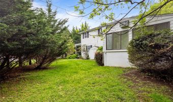 249 Cherry Ln, Airmont, NY 10901