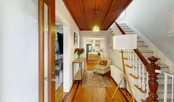 9 Dartmouth St, Newport, RI 02840