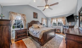 15 Foxcroft Rd, Albertson, NY 11507