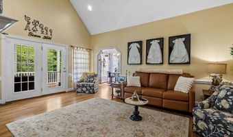 379 Shallowford Dr, Boiling Springs, SC 29316