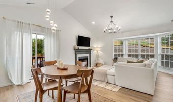 1716 Whispering Creek Dr C, Ballwin, MO 63021