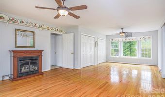 352 Cedar Ln, Arden, NC 28704