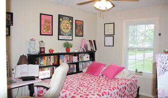 8437 Lockwood Ln, Indianapolis, IN 46217