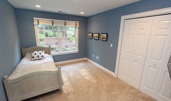 19 Devonshire Ct, Avon, CT 06001