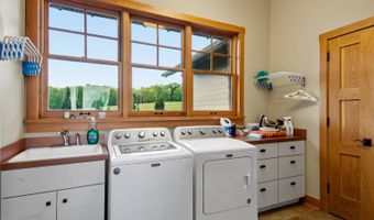 342 Eagle Point Dr, Albany, KY 42602