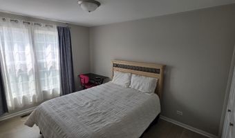 14 Parkside Ct 14, Algonquin, IL 60102