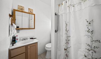 17832 Windsor Ln, Anderson, CA 96007