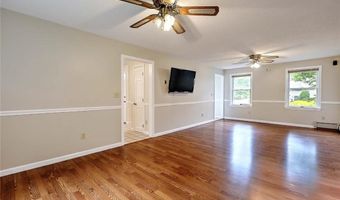 130 Hope Hill Ter, Cranston, RI 02921
