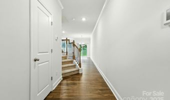 607 Santa Clara Dr, Asheville, NC 28806